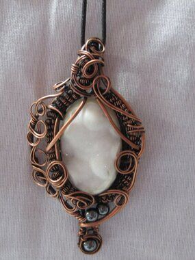 Wire Wrapped Druzy Quartz Pendant Necklace.  Druzy Quartz crystal in Raw Copper
